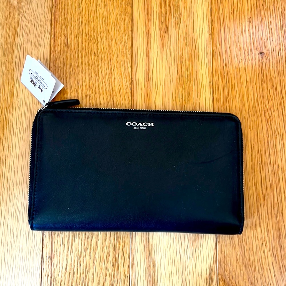 Coach travel wallet (new)